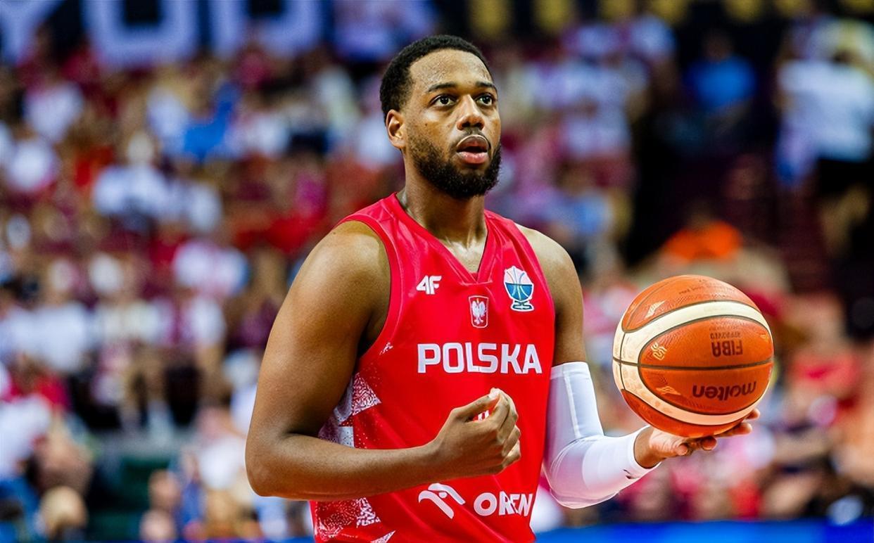 包含赛后CBA常规赛焦点战，葡萄牙体育单刀错失，媒体盛赞，年轻球员得到机会的词条