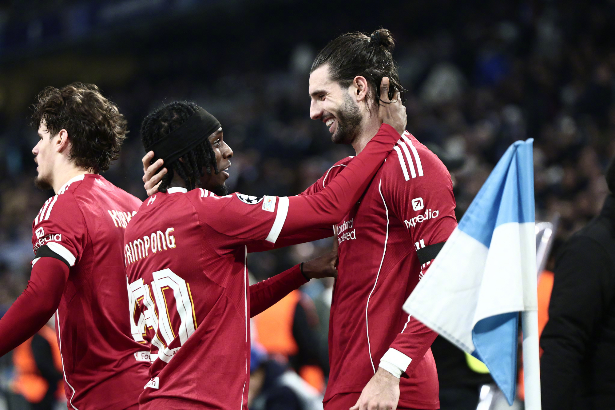 关于利物浦迎欧超杯关键赛，转会期战术微调，球迷炸锅，控场能力受关注的信息